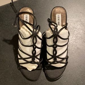 NWOT adorable strappy heels